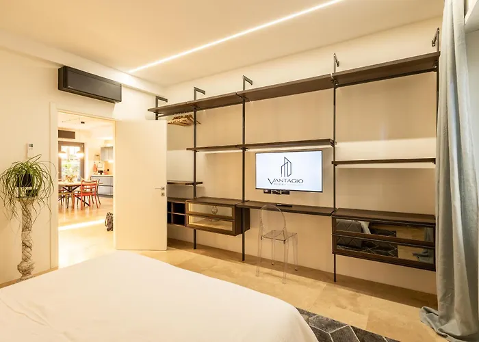 Aedrian's Loft. Boutique With Private Terrace In The Center Of Apartment Rom